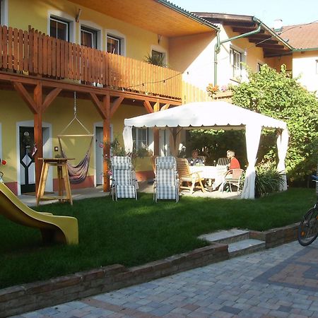 Weingut Zur Schlafmuetze Hotel Herrnbaumgarten Ngoại thất bức ảnh