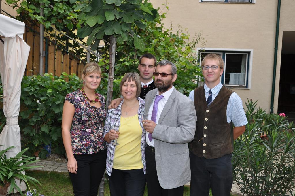 Weingut Zur Schlafmuetze Hotel Herrnbaumgarten Ngoại thất bức ảnh