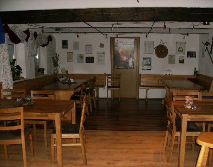 Weingut Zur Schlafmuetze Hotel Herrnbaumgarten Ngoại thất bức ảnh