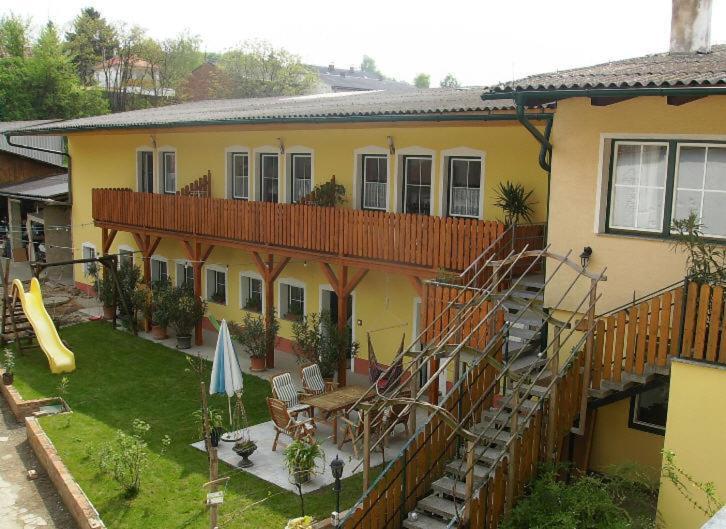 Weingut Zur Schlafmuetze Hotel Herrnbaumgarten Ngoại thất bức ảnh